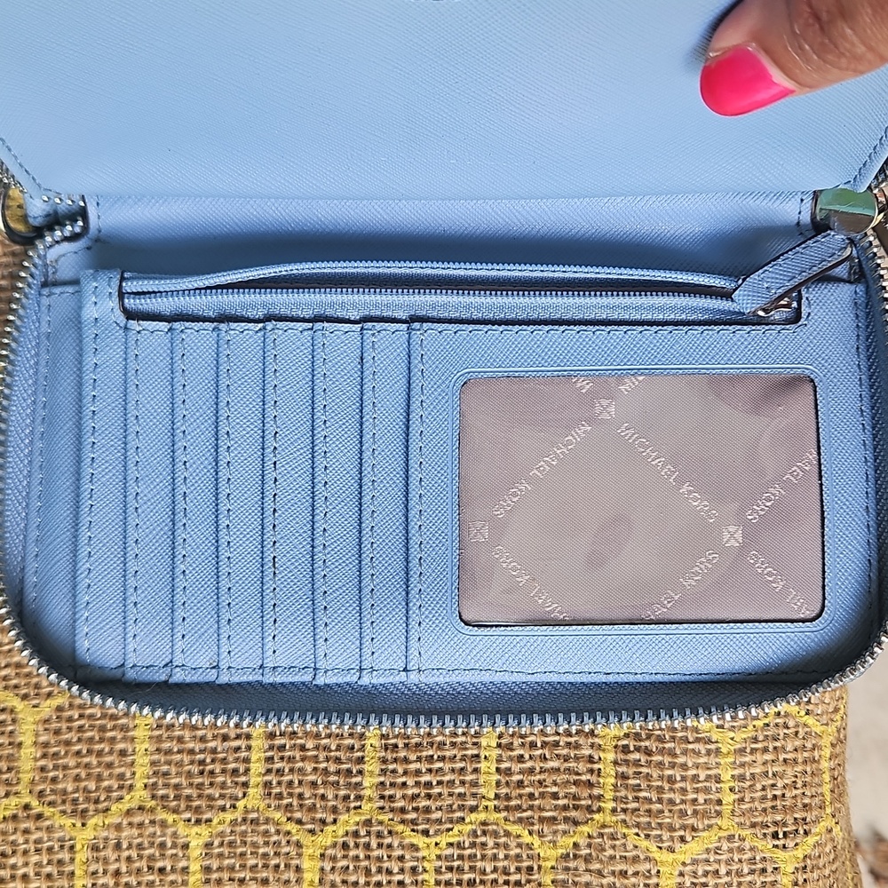 Michael Kors Pale Blue Jet Set Wallet - Picture 7 of 7